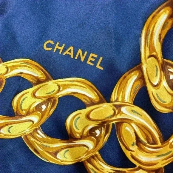 AUTHENTIC CHANEL SILK navy scarf logo chain camellia - Picture 3 of 11